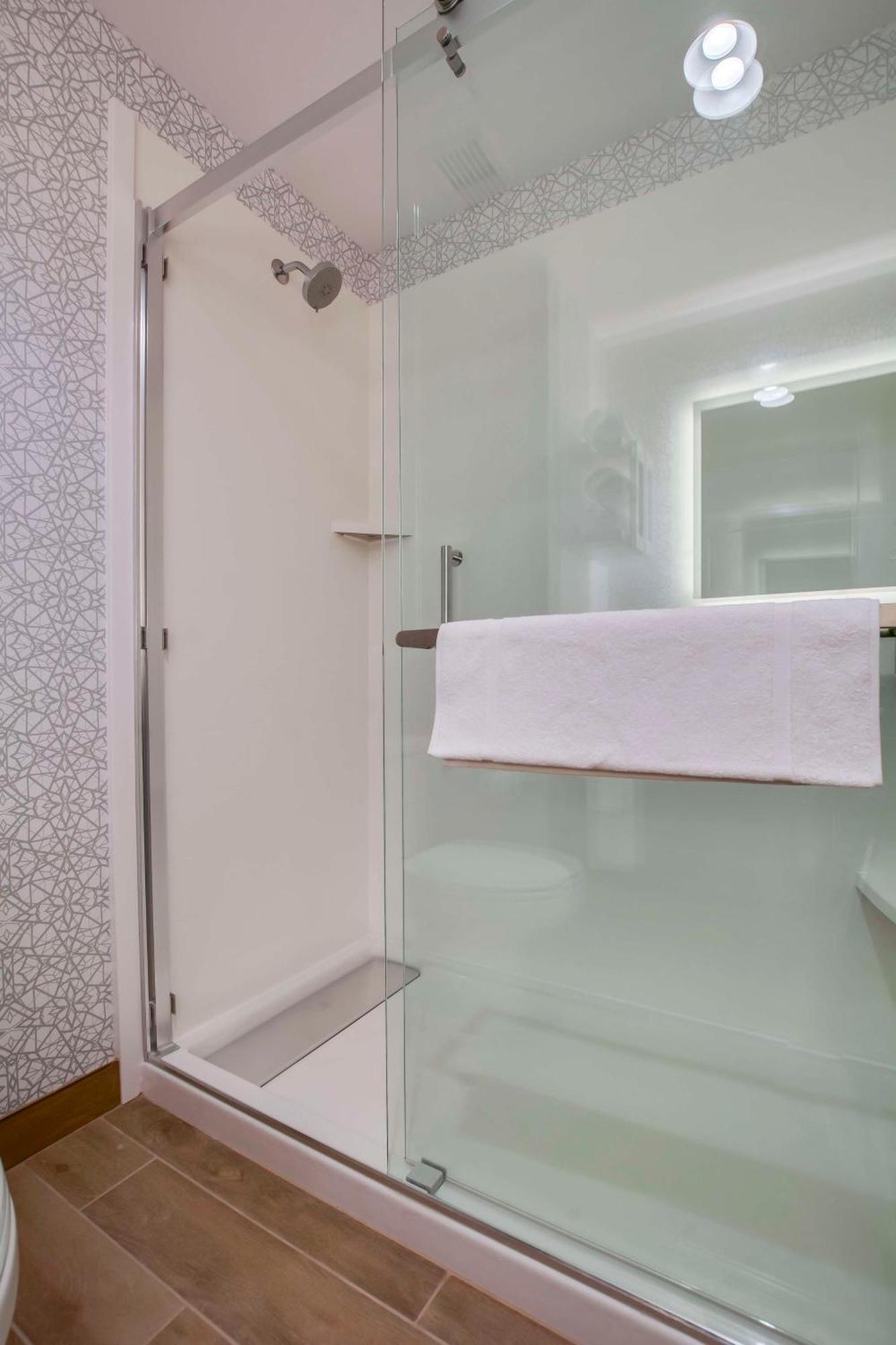 Hampton Inn & Suites By Hilton Louisville East Oxmoor Zewnętrze zdjęcie